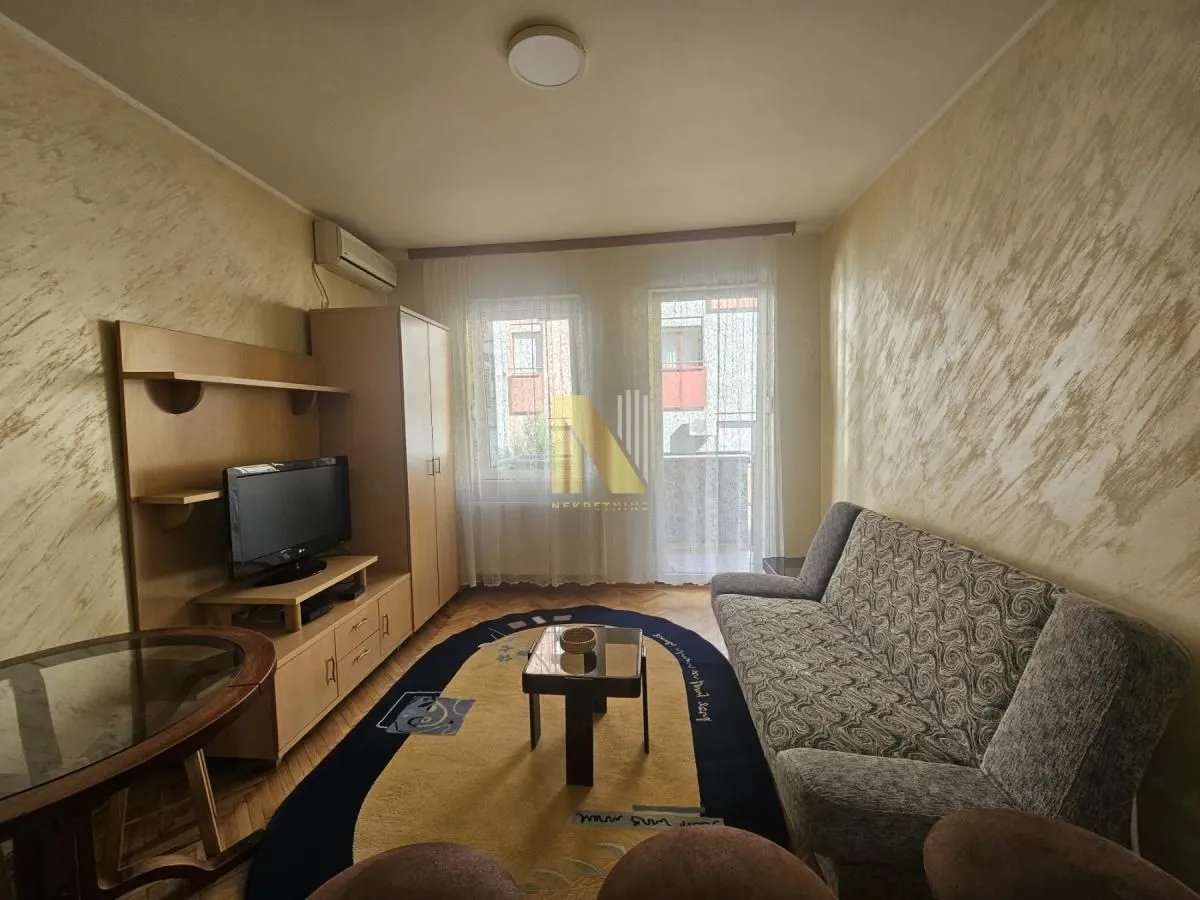 Izdavanje, garsonjera, 30m², Centar, Novi Sad