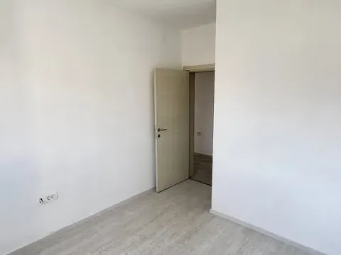 Izdavanje, dvosoban stan, 52m², Podgorica, Crna Gora - image 2
