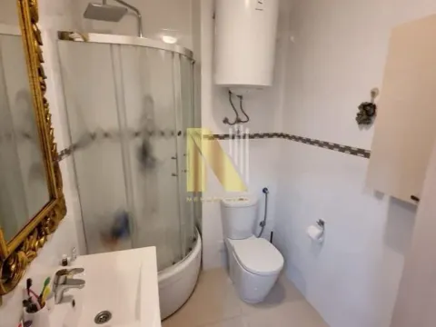 Izdavanje, četvorosoban stan, 98m², Centar, Novi Sad - image 10