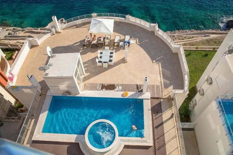 Prodaja, stan, 85m², Dobra Voda, Bar