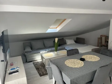 Izdavanje, dvosoban stan, 68m², Đenovići, Herceg Novi - image 4