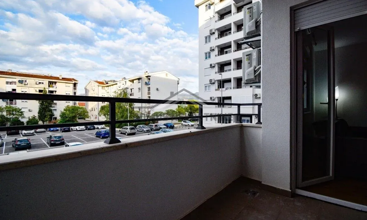 Izdavanje, jednosoban stan, 45m², Stari Aerodrom, Podgorica