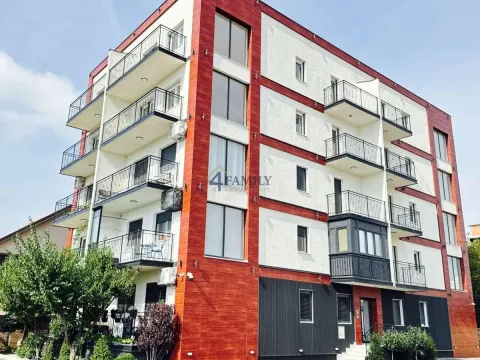 Eksterijer moderne stambene zgrade sa terasama. - image 10