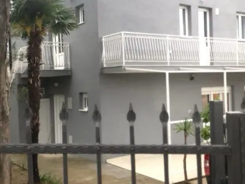 Rent, two bedroom apartment, 75m², Dumidran, Tivat - image 3