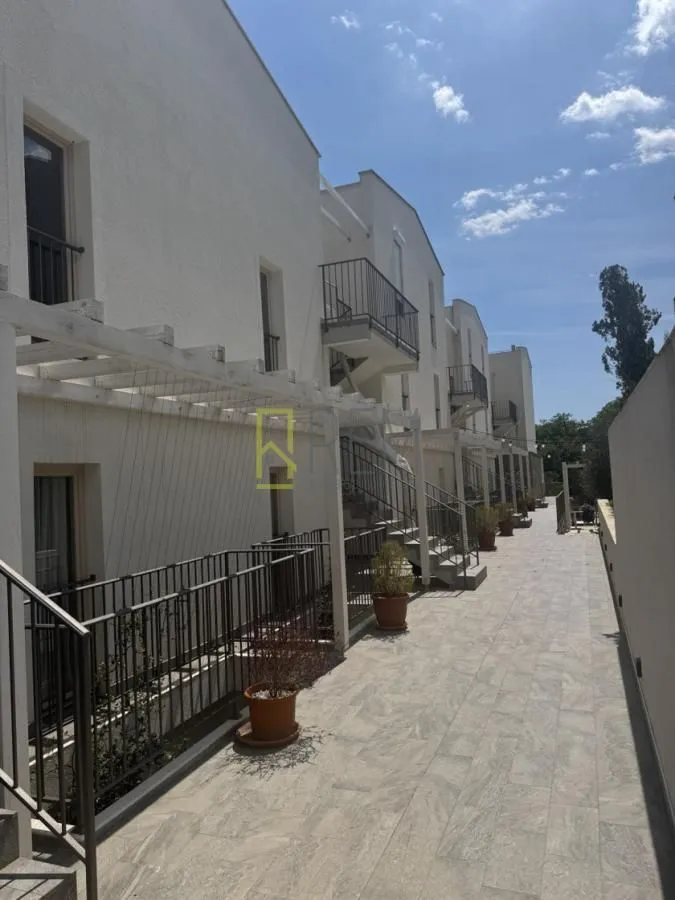 Sale, studio apartment, 25m², Pržno, Budva