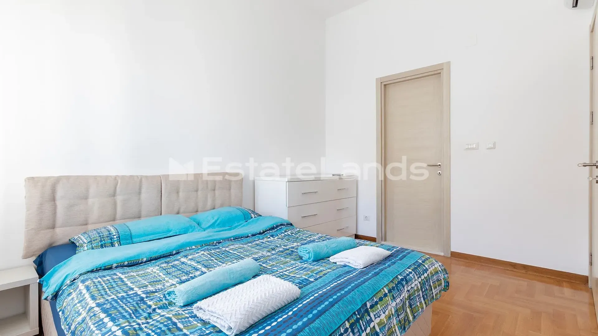 Sale, two bedroom apartment, 84m², Morinj, Kotor