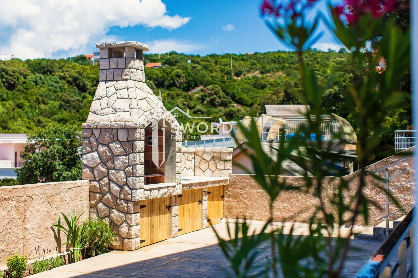 Prodaja, kuća, 270m², Kruče, Ulcinj