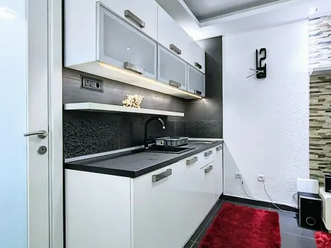 Izdavanje, jednosoban stan, 30m², Centar, Bar - image 6