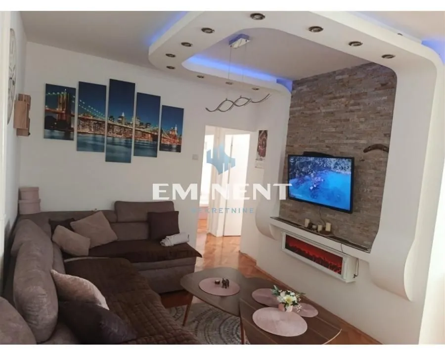 Izdavanje, trosoban stan, 75m², Banovo Brdo, Beograd