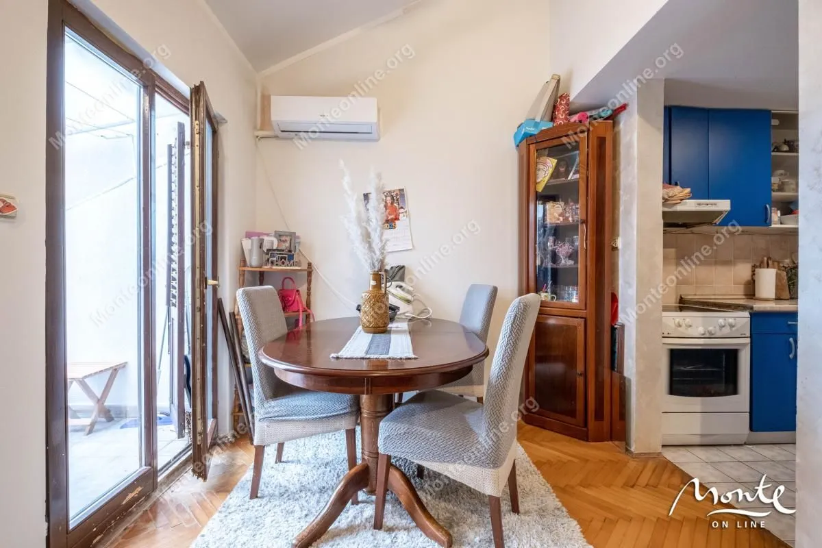 Prodaja, trosoban stan, 63m², Tivat, Crna Gora