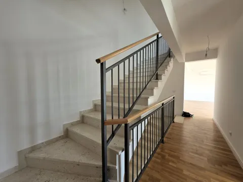 Prodaja, kuća, 184m², Budva, Crna Gora - image 10