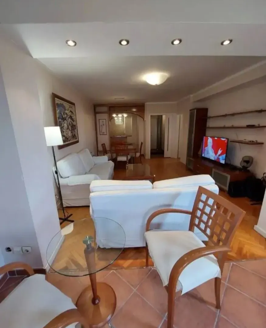 Izdavanje, trosoban stan, 84m², Autobuska stanica, Podgorica