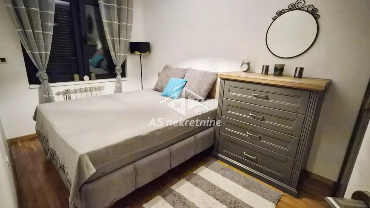 Rent, two bedroom apartment, 48m², Južni Bulevar, Vračar Sve Podlokacije