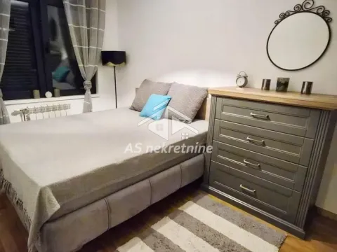 Rent, two bedroom apartment, 48m², Južni Bulevar, Vračar Sve Podlokacije - image 7