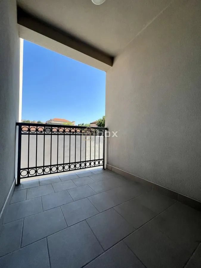 Izdavanje, poslovni prostor, 62m², Crveni Krst, Niš