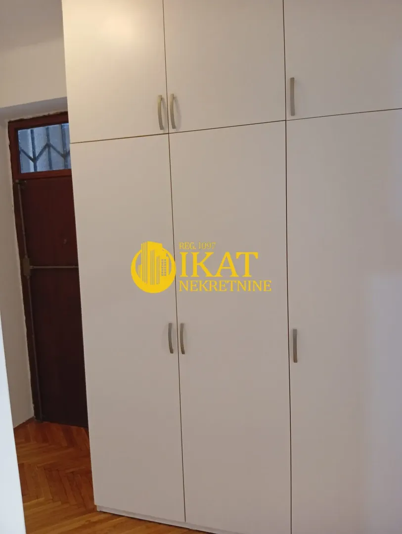 Izdavanje, dvosoban stan, 50m², Stari Grad, Beograd