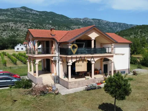 Prodaja, kuća, 336m², Martinići, Danilovgrad