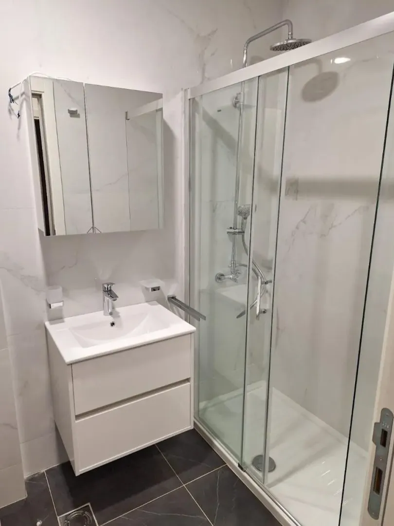 Izdavanje, trosoban stan, 94m², Central Point, Podgorica