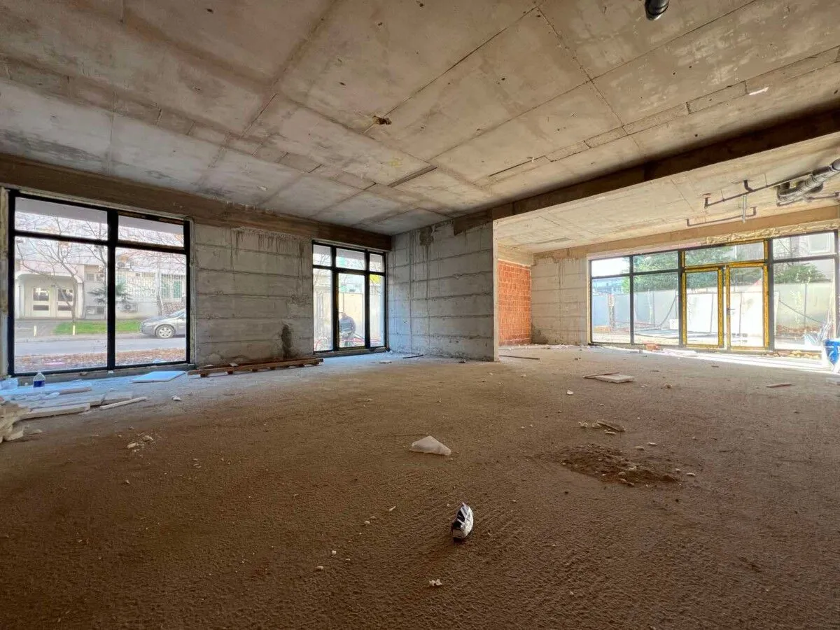 Izdavanje, poslovni prostor, 118m², Stari Aerodrom, Podgorica