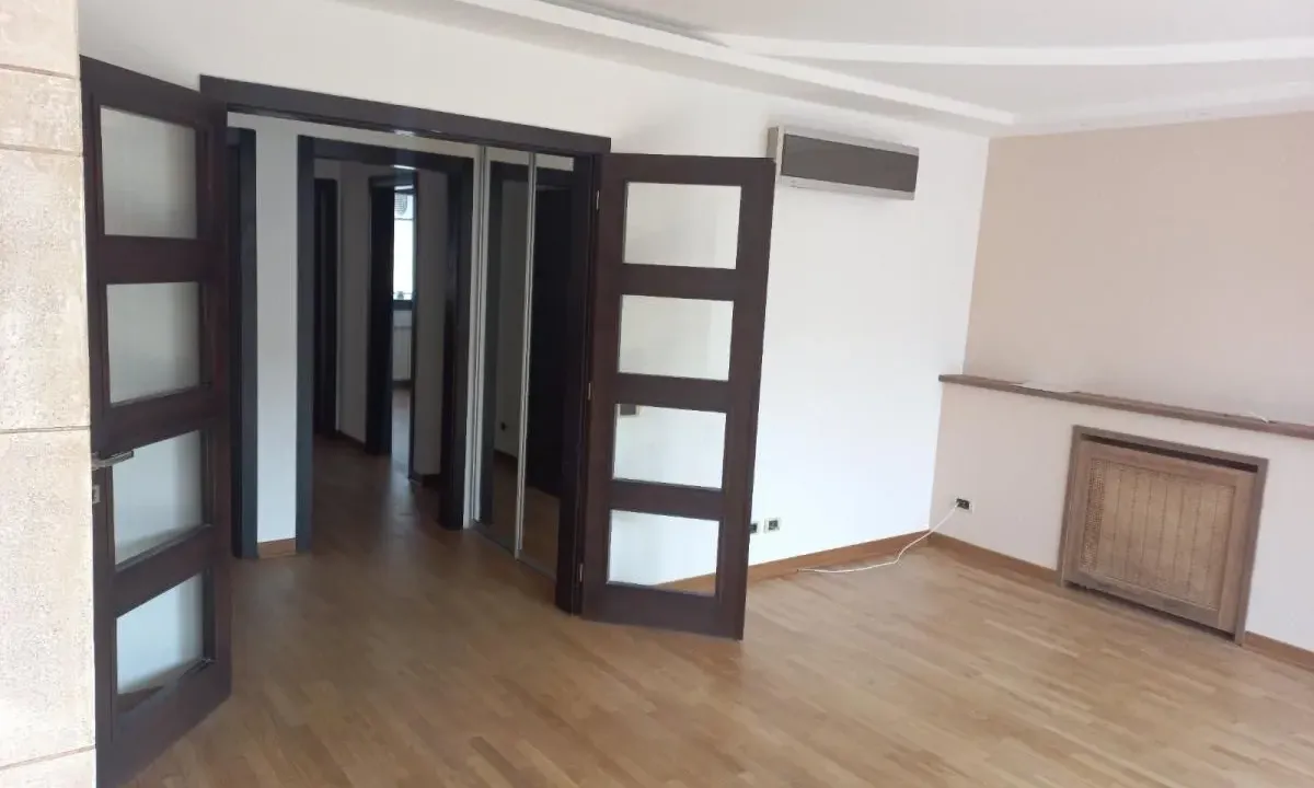 Izdavanje, trosoban stan, 91m², Kalenić Pijaca, Vračar Sve Podlokacije