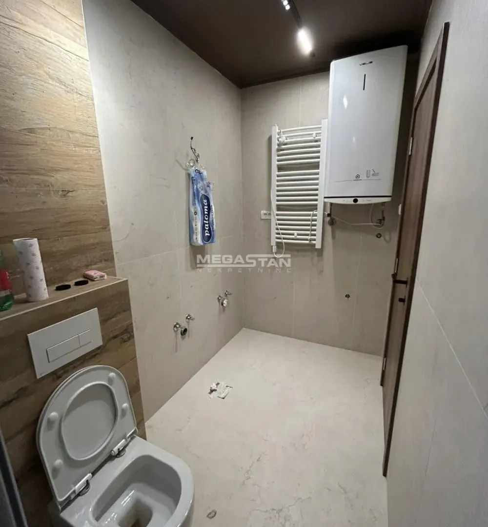 Prodaja, četvorosoban stan, 162m², Pančevo, Srbija