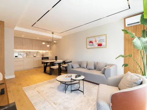 Izdavanje, trosoban stan, 85m², Tivat, Crna Gora - image 5