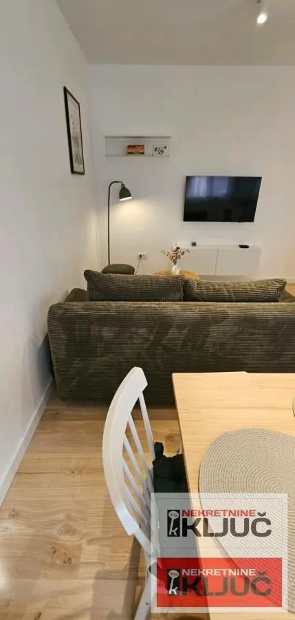 Izdavanje, jednosoban stan, 40m², Centar, Novi Sad