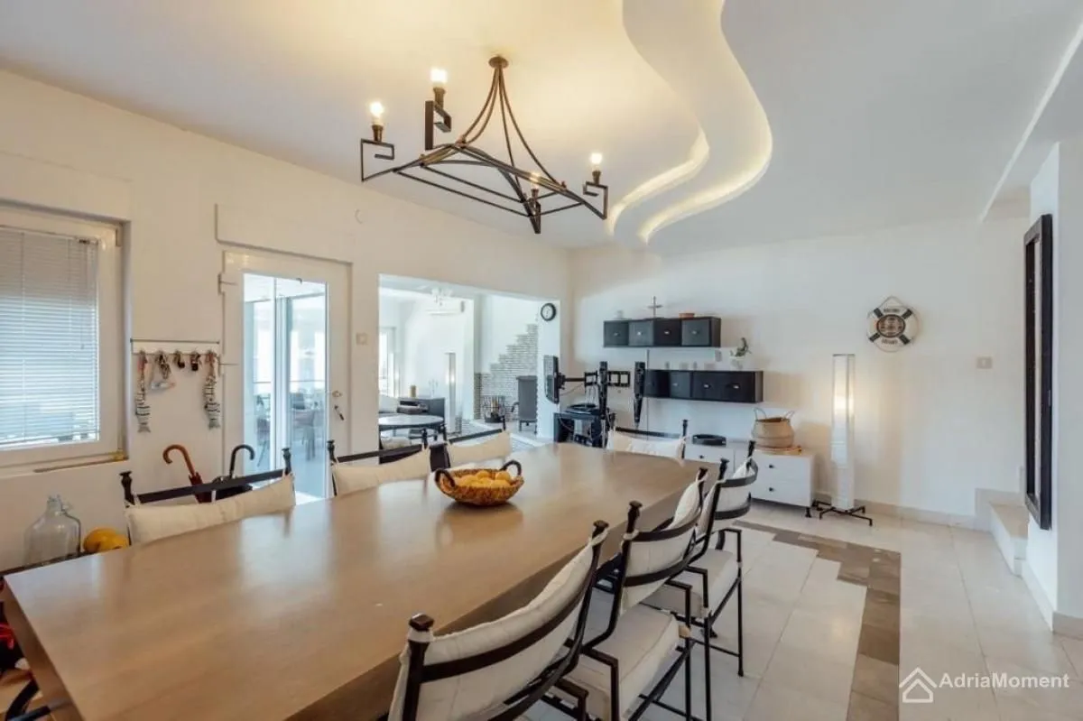 Prodaja, kuća, 240m², Krašići, Tivat