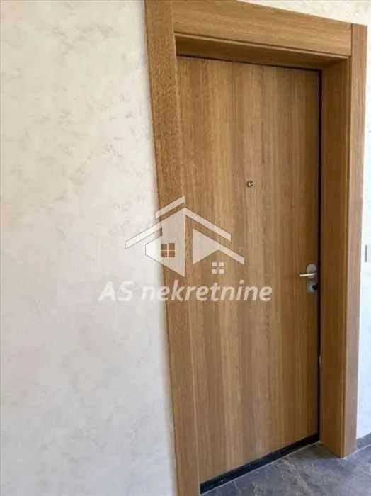 Prodaja, trosoban stan, 71m², Zemun Cara Dušana, Zemun Sve Podlokacije
