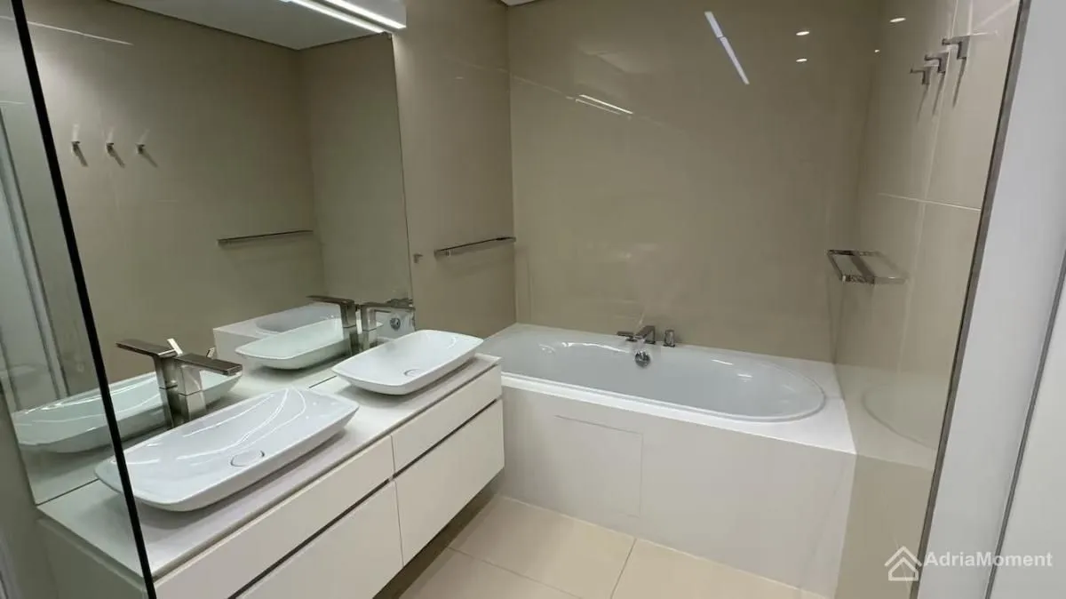 Sale, two bedroom apartment, 141m², Centar, Budva