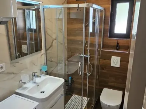 Izdavanje, jednosoban stan, 40m², Tivat, Crna Gora - image 5