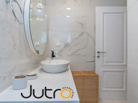 Prodaja, trosoban stan, 237m², Centar, Bar - image 25