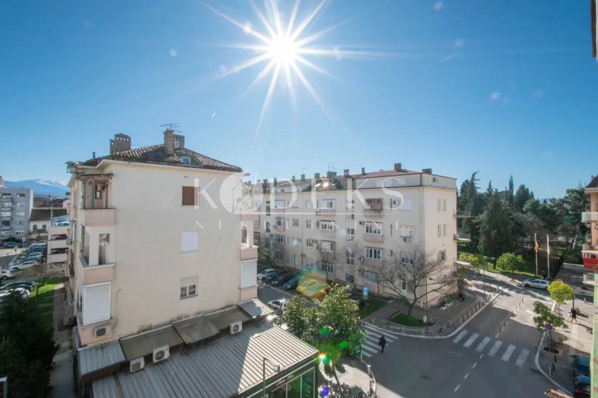 Prodaja, dvosoban stan, 76m², Centar, Podgorica