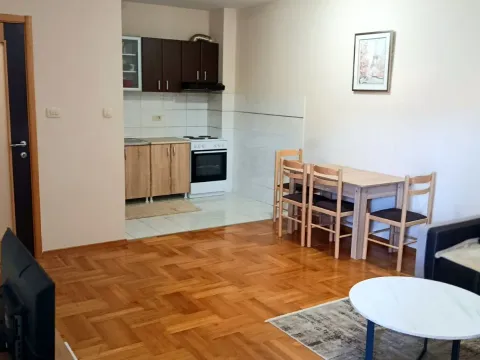 Rent, one bedroom apartment, 52m², Pobrežje, Podgorica - image 2