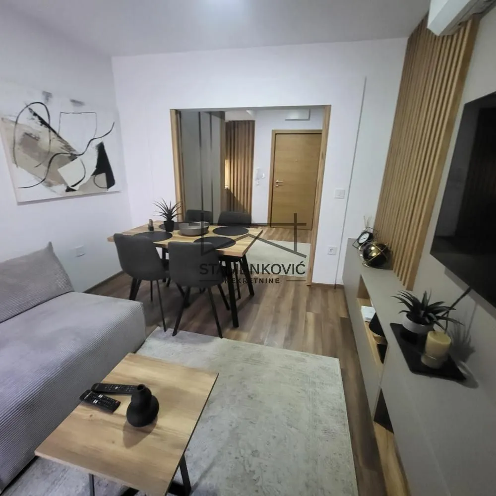 Izdavanje, dvosoban stan, 46m², Socijalno, Novi Sad Sve Podlokacije