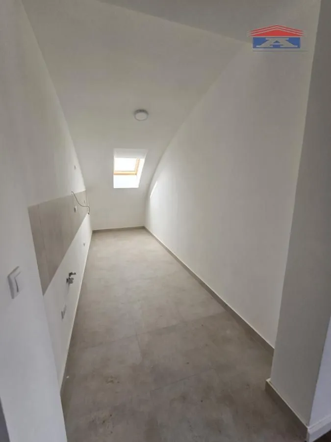 Prodaja, četvorosoban stan, 117m², Novo naselje, Novi Sad