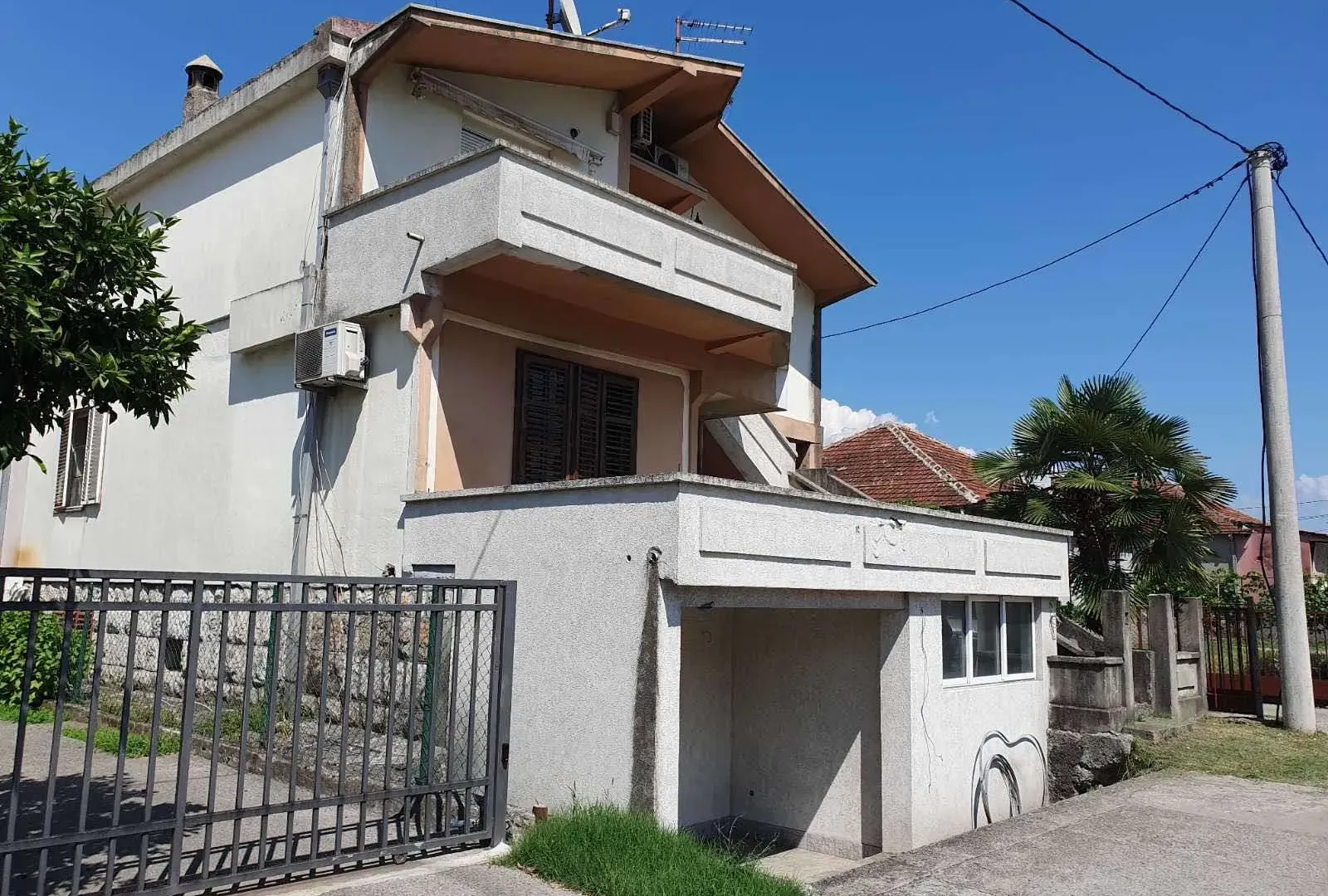 Prodaja, kuća, 266m², Podgorica, Crna Gora