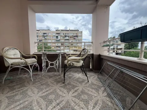 Izdavanje, četvorosoban stan, 130m², Centar, Novi Sad - image 13