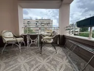 Izdavanje, četvorosoban stan, 130m², Centar, Novi Sad - image 13