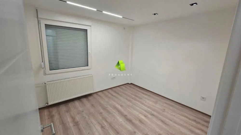 Prodaja, trosoban stan, 89m², Medijana, Niš