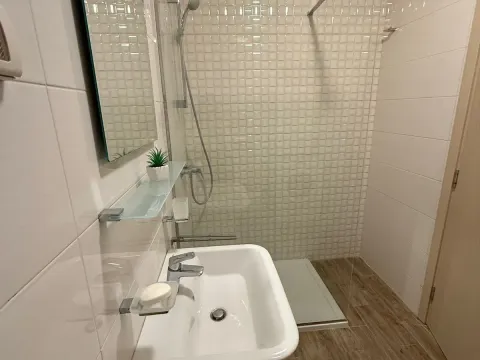 Rent, two bedroom apartment, 68m², City Kvart, Podgorica - image 4