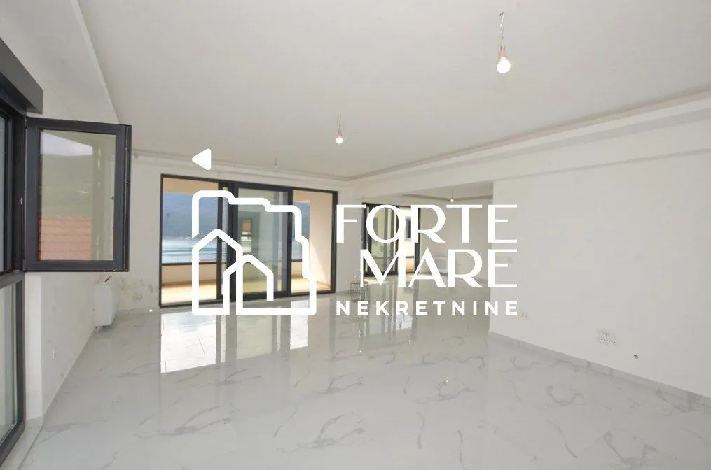 Prodaja, dvosoban stan, 124m², Đenovići, Herceg Novi