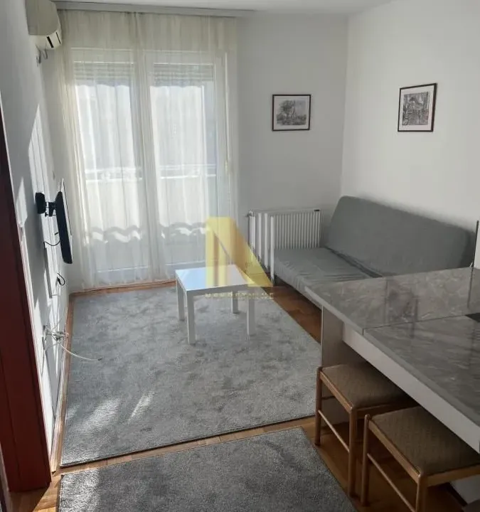 Izdavanje, jednosoban stan, 33m², Grbavica, Novi Sad Sve Podlokacije