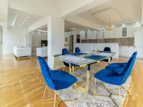 Rent, three bedroom apartment, 150m², Budva, Crna Gora - image 8