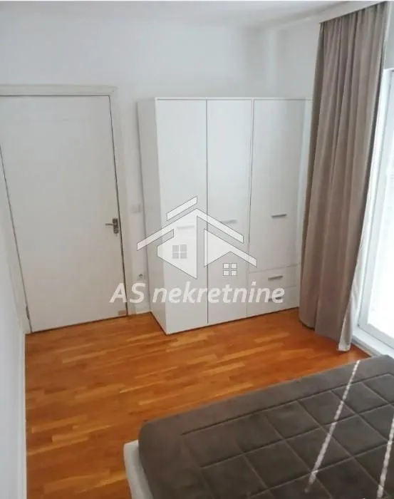 Izdavanje, trosoban stan, 54m², Trošarina, Voždovac Sve Podlokacije
