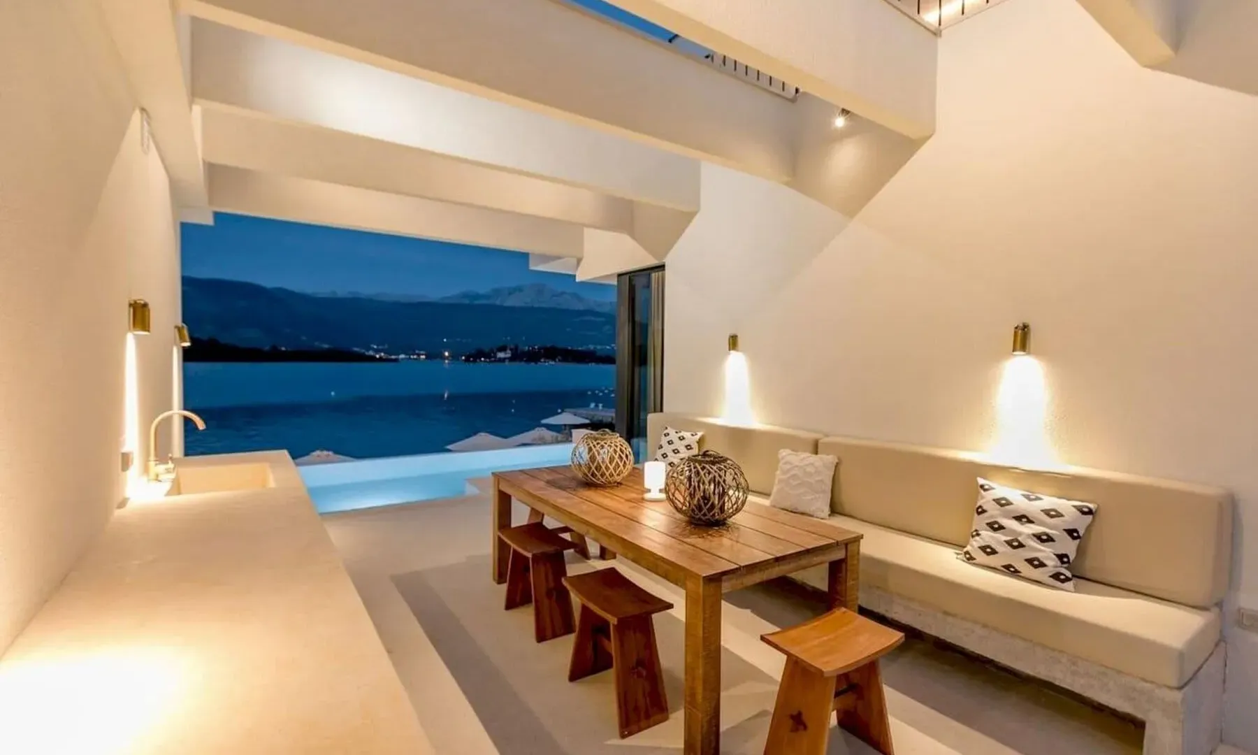 Prodaja, kuća, 676m², Tivat, Crna Gora