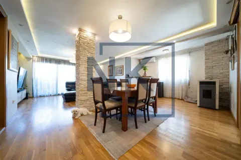 Prodaja, kuća, 136m², 1 maj, Podgorica - image 7