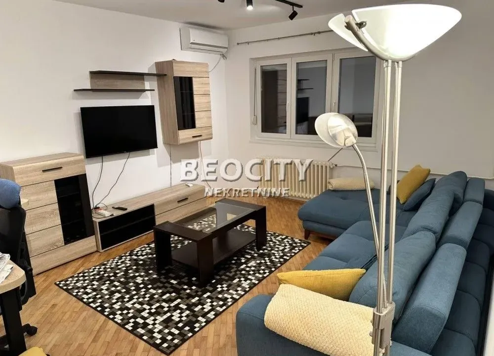 Izdavanje, dvosoban stan, 52m², Centar, Novi Sad