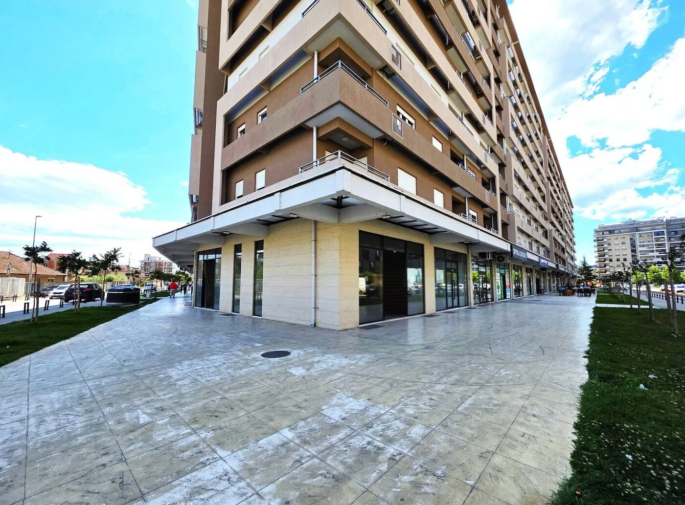 Izdavanje, poslovni prostor, 350m², Central Point, Podgorica