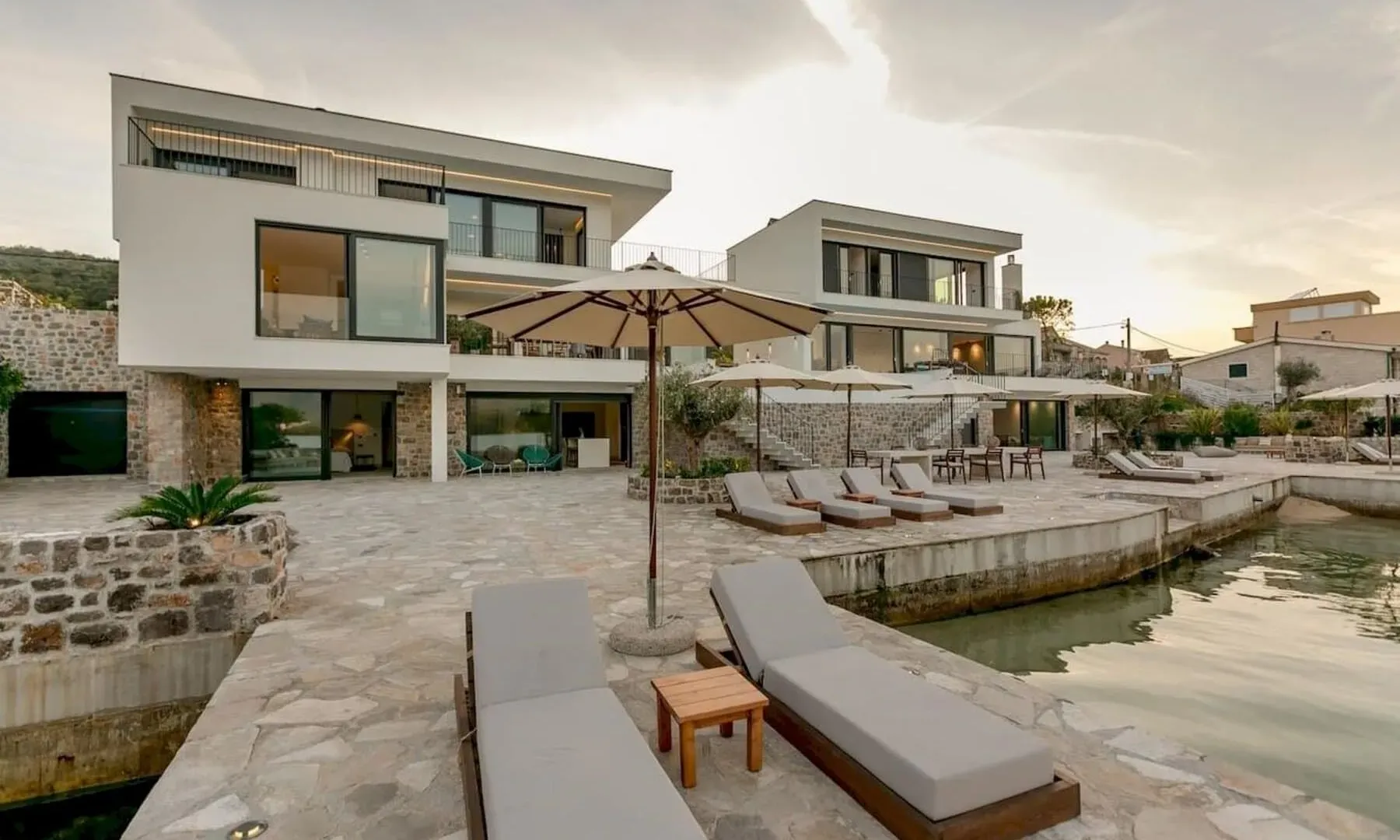 Prodaja, kuća, 676m², Tivat, Crna Gora